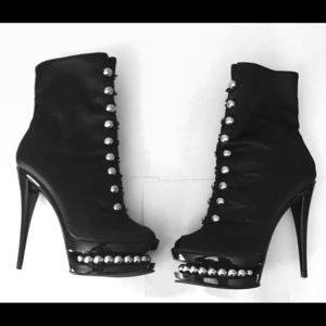 Fredricks of Hollywood Stiletto Peep Toe Boot